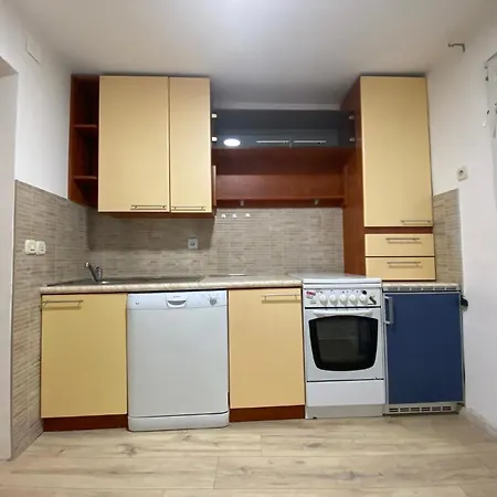 Apartment In Mit Terrasse