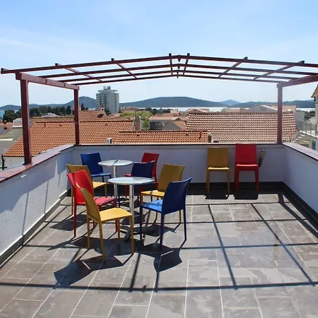 In Mit Terrasse