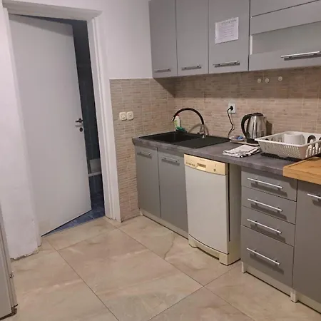 Apartment In Mit Terrasse Vodice