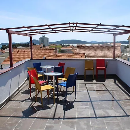 In Mit Terrasse *