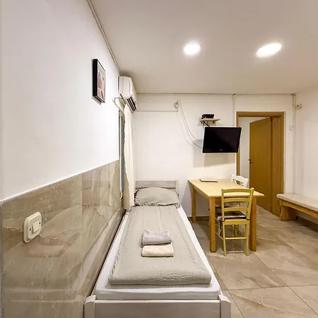 Apartment In Mit Terrasse