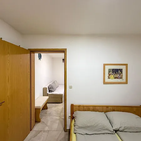 Apartment In Mit Terrasse